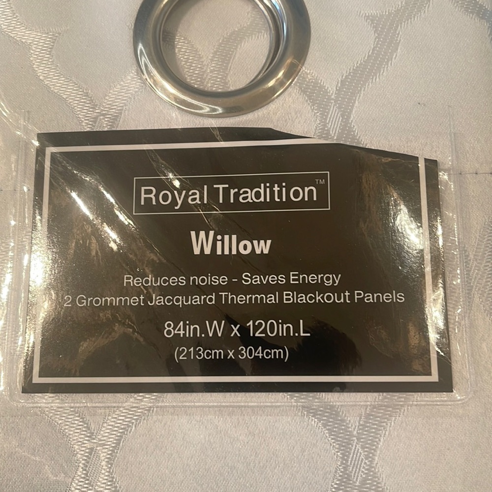 Royal tradition 2 Grommet Jacquard thermal blackout panels